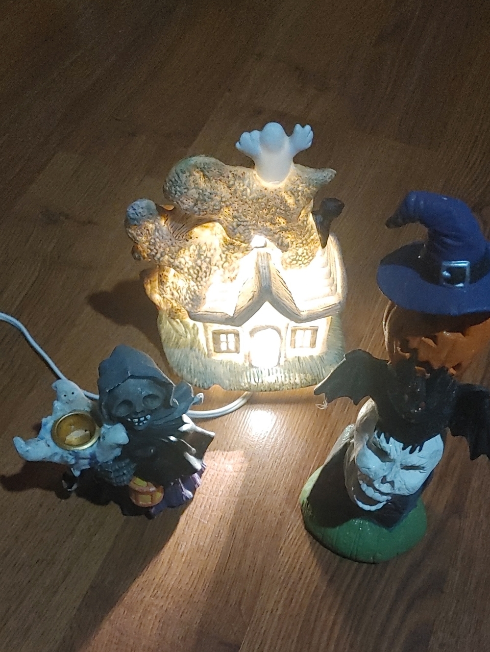 ✅$5 Add On Halloween Ceramic Haunted House + Other Decor